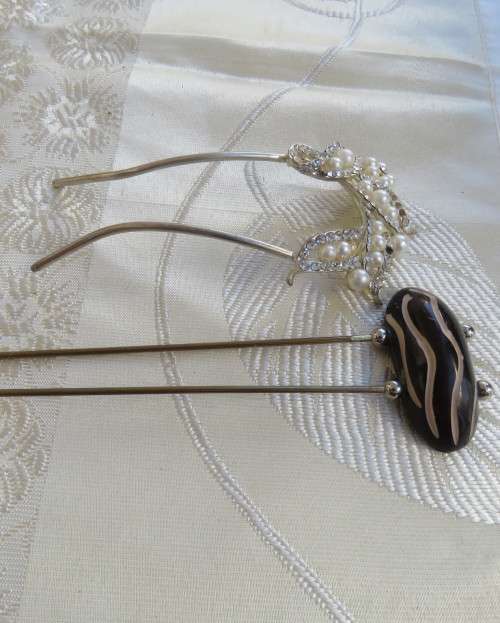 Two pretty pins for long hair! One in ethnic style and other one with stones for evening.