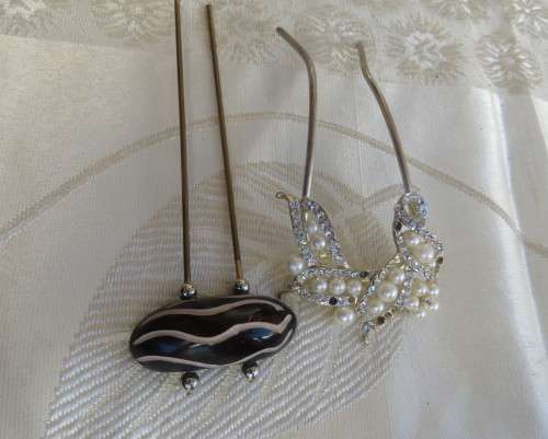 Two pretty pins for long hair! One in ethnic style and other one with stones for evening.