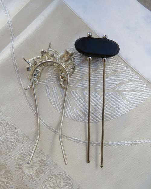 Two pretty pins for long hair! One in ethnic style and other one with stones for evening.