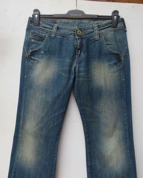 Men`s original REPLAY Italy straight legged jeans size 29.Waist 86cm.Hips100cm.Inner leg 77cm As new