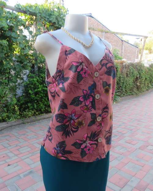 Sexy brick colour strappy top with floral patterns.Button down.Size 34 by RED.Never used.
