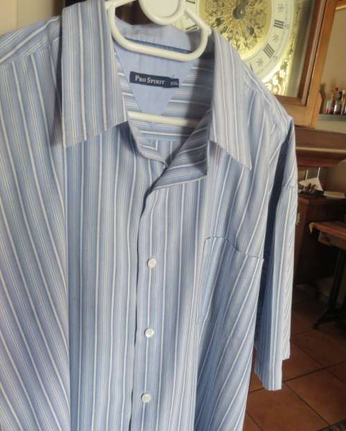 Men`s casual blue/white striped size XXL PRO SPIRIT 100% cotton short sleeve shirt. New cond.