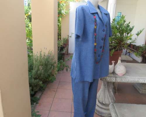 Summer 2 pc pantsuit in mottled cobalt blue polycotton,Short sleeve top,High waist pants.Size 42/44
