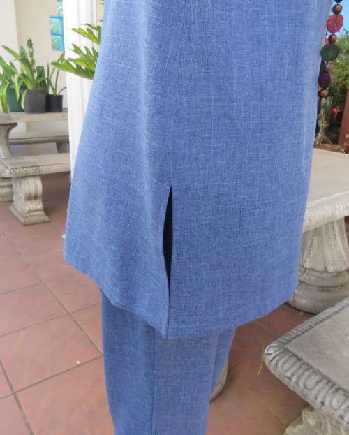 Summer 2 pc pantsuit in mottled cobalt blue polycotton,Short sleeve top,High waist pants.Size 42/44