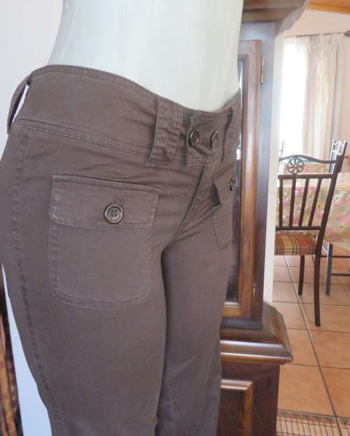 Sexy choc brown size 34/10 OVIESSE Young stretch cotton skinny pants from Europe.As new.