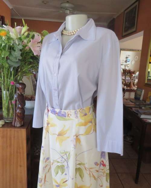 Smart FRED DAVID long sleeve lilac button down blouse with shirt collar.Size 44/20.From USA. New con