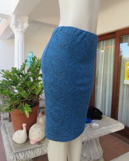 Striking jade/black stretch polyester/rayon bodycon skirt with elasticated waist.By INWEAR size 36.