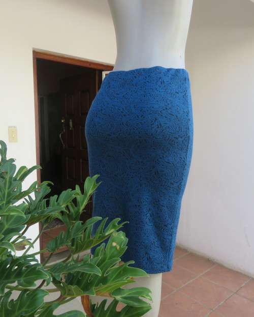 Striking jade/black stretch polyester/rayon bodycon skirt with elasticated waist.By INWEAR size 36.