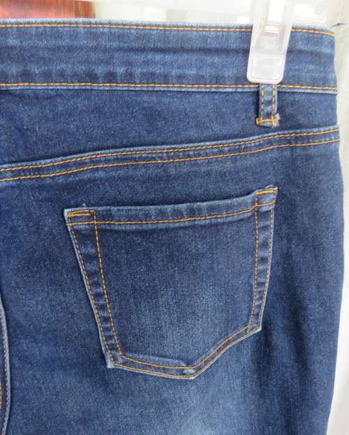Maternity skinny leg denim jeans in polycotton stretch.Back pockets. By OR size 34/10.Very good cond
