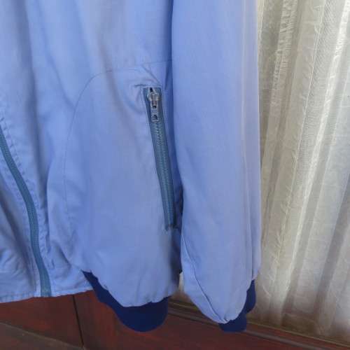 Men`s GUERRIER Int. steel blue Mercedes Benz windbreaker size XXL. Zip up front. Padded inner.