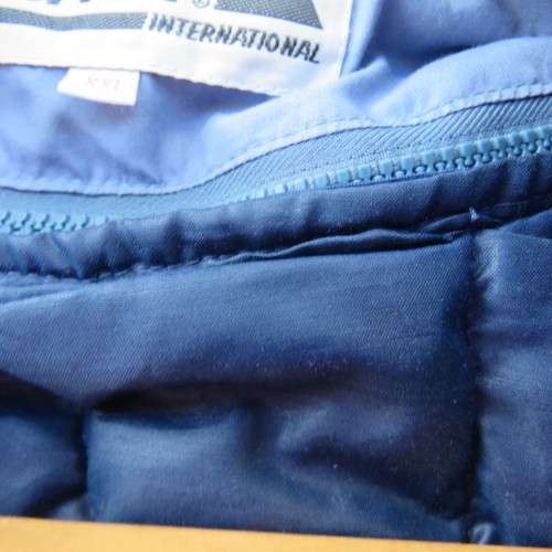 Men`s GUERRIER Int. steel blue Mercedes Benz windbreaker size XXL. Zip up front. Padded inner.
