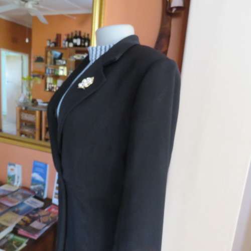 High class black OASIS long sleeve lined jacket. Stitching detail.One button closure.Size 36.As new.