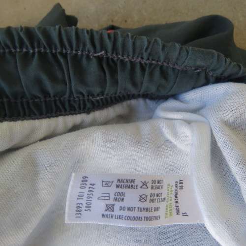 High quality sweatpants size 34/10 by WOOLWORTHS in castleton green nylon/white polycotton inner.