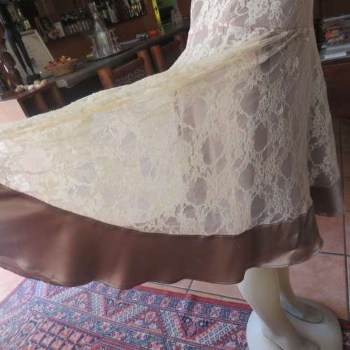 Fabulous PARI & MAX  34 strapless dress in peanut stretch nylon/rich cream acrylic lace. As new