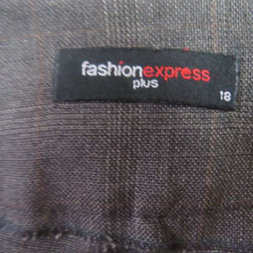 Dress pants in brown/beige check polyester/rayon blend.Size 42/18.By FASHION EXPRESS. Good cond.