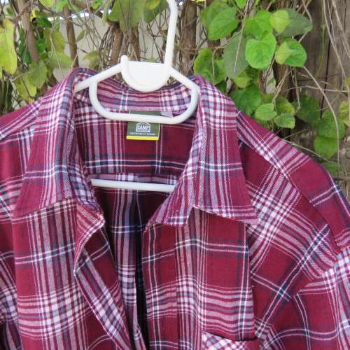 CAMP MASTER men`s maroon/white/grey size XL check winters shirt. One pocket. Pure cotton. New