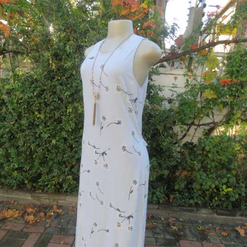 Maxi sleek adriatic mist slip over cotton sleeveless dress with white/navy flowers. Size 34. As new.