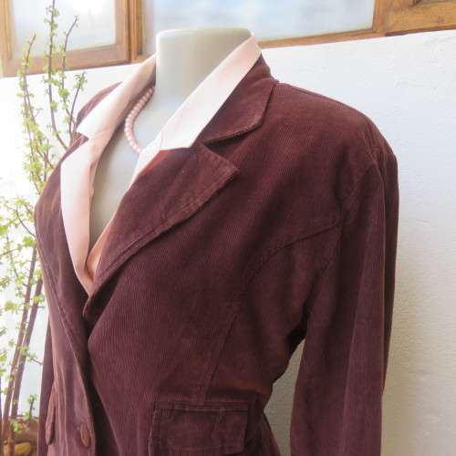 Warm brown corduroy button down jacket. By D Collection from India size 40/16. 100% Cotton stretch.