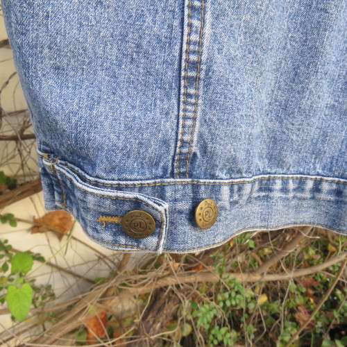 Best quality LIBERTA London sleeveless denim cotton jacket. Boy 10 to 12 yr old. Pockets galore.