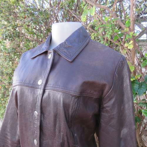 High quality genuine leather brown jacket with collar. By VERA MODA size 36. New condition.