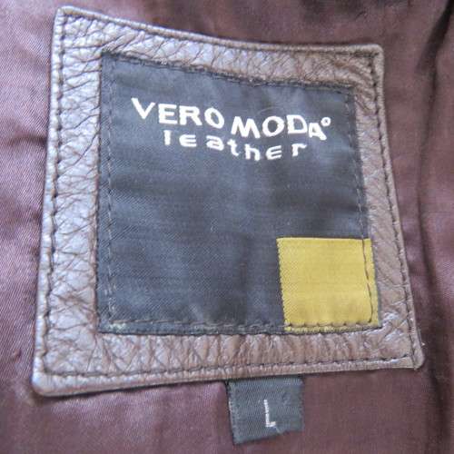 High quality genuine leather brown jacket with collar. By VERA MODA size 36. New condition.