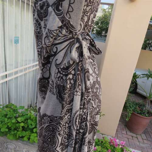 Beautiful grey/black baroque patterned fold over long sleeve dress. Stretch jersey fabric.Size 36/12
