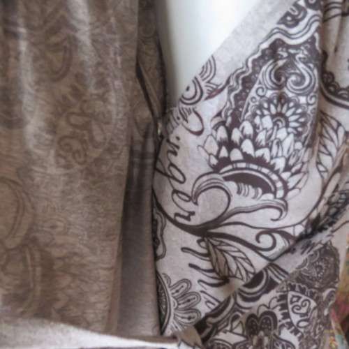 Beautiful grey/black baroque patterned fold over long sleeve dress. Stretch jersey fabric.Size 36/12