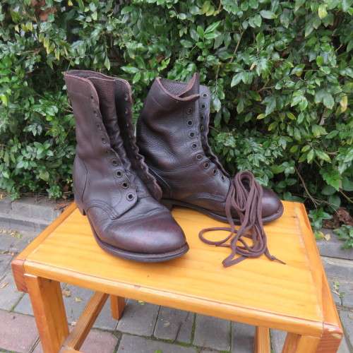 Pair of SADF brown genuine leather army boots size 7.5 army size 262M. By DWS issued 2010.Very good.