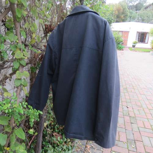 Grey polycotton long sleeve zip-up DURBURG men`s jacket. Warm zip-on inner. Size XL. AS new.