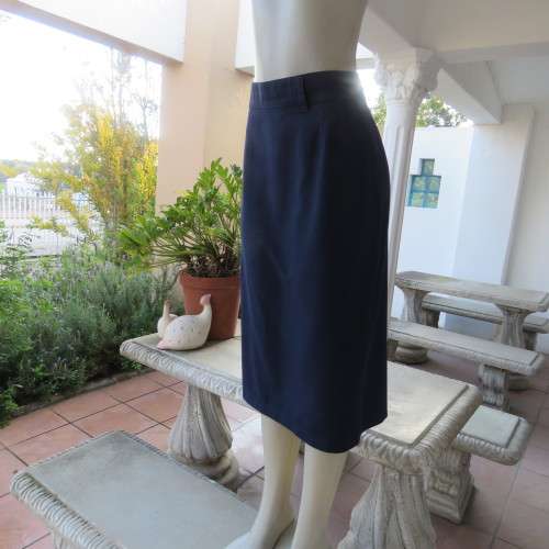 Vintage navy polycotton pencil skirt size 38/14. Perfect fit! Zip and slit at back. 2 button closure
