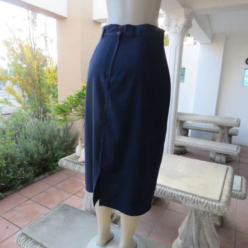 Vintage navy polycotton pencil skirt size 38/14. Perfect fit! Zip and slit at back. 2 button closure