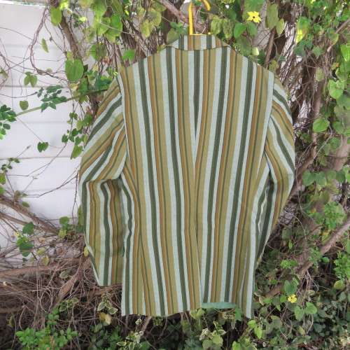 Funky men`s size small striped textured polyester fully lined jacket in mottled greens. By YANKS.