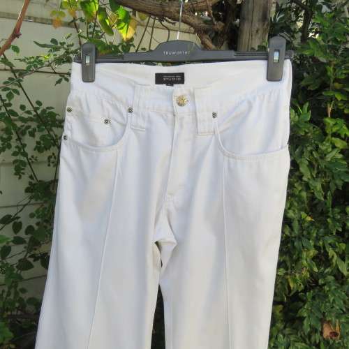 Handsome white Men`s pants by TRUWORTHS Man size 28/71. Cotton with some stretch. As new