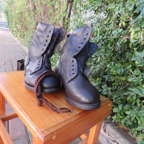 Pair SADF brown genuine leather soft top boots size 8. Army size 262. DWS issued 2011. As new