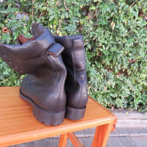 Pair SADF brown genuine leather soft top boots size 8. Army size 262. DWS issued 2011. As new