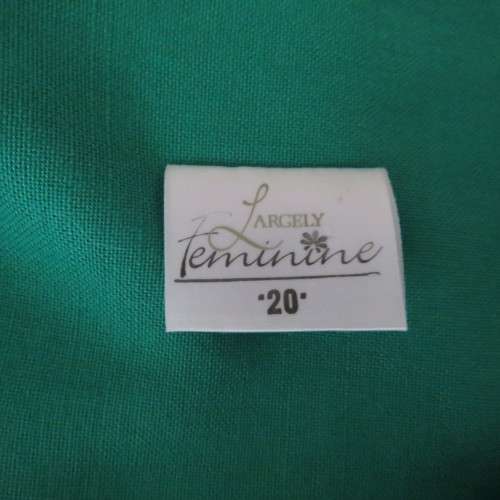 Amazing emerald green short sleeve jacket with polkadot attached waistcoat.Size 44/20.Brand new cond