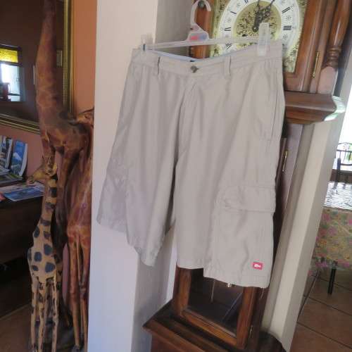 Men`s wheat colour light weight polyester shorts by RELAY size 34/87cm. Pockets galore. As new cond.