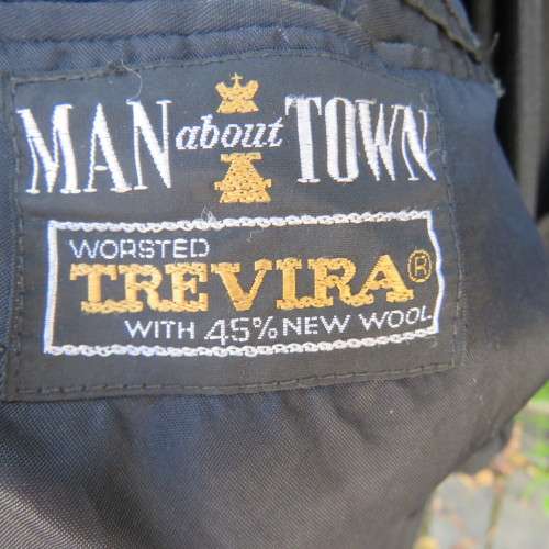 Men`s MAN about TOWN black with textured grey stripes in Trevira/wool. Jacket 42R Pants 40.As new