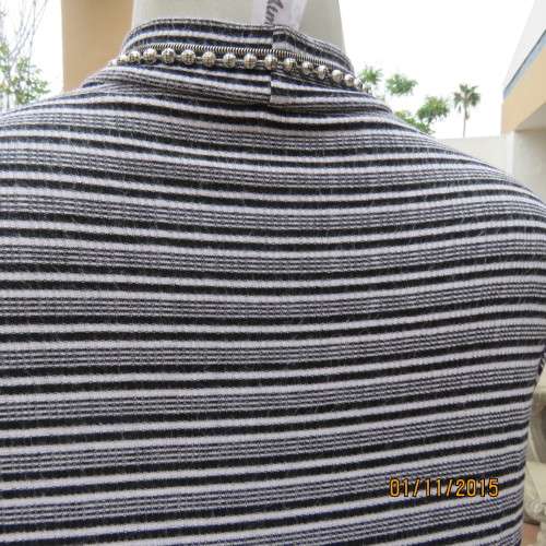 Slip over monochrome horizontal striped long top in soft stretch polycotton. By ATMOSPHERE. size 36