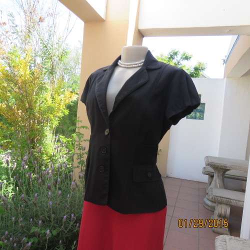 Stunning very black capped sleeve fully lined jacket by INWEAR size 38. Braiding/pleats at back.