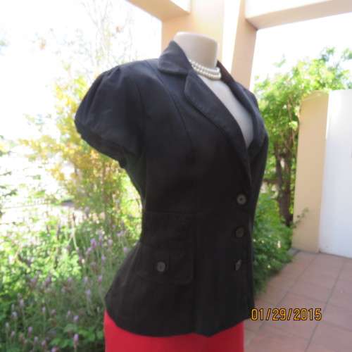 Stunning very black capped sleeve fully lined jacket by INWEAR size 38. Braiding/pleats at back.