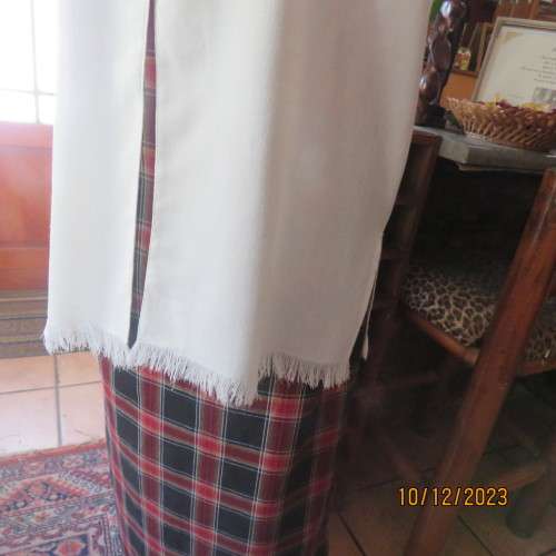 High quality light cream RAOUL size 40/16 long short sleeve top. Fringed hems. Partly button down.