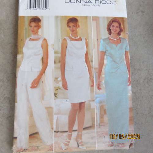 BUTTERICK sewing pattern for stunning outfits by DONNA RICCO. Sizes 32 to 44. Good condition
