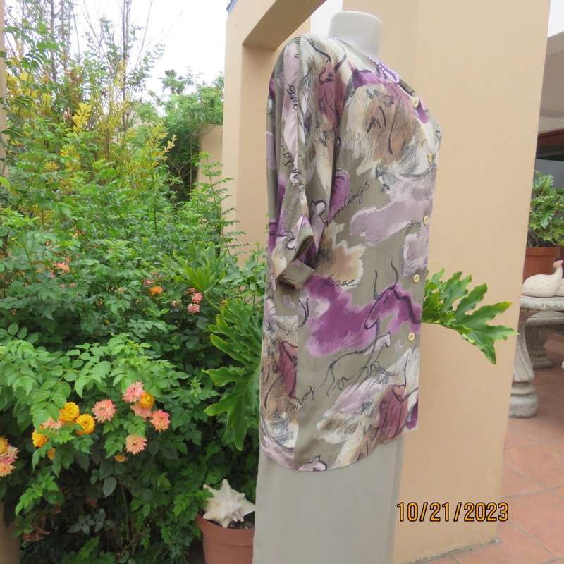 AVANT GARDE long top in creased polyester. In purple,beige and green. Size 35/11.As new.