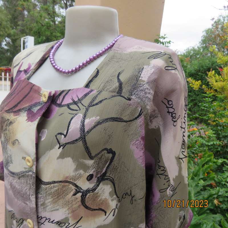 AVANT GARDE long top in creased polyester. In purple,beige and green. Size 35/11.As new.