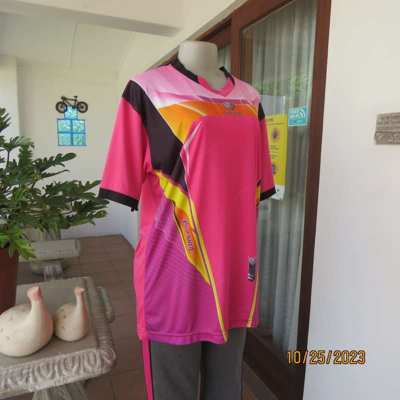 New TITAN ZONE sports slip over top in stretch polyester. Pink/yellow/black. Size 42/18. V neck.