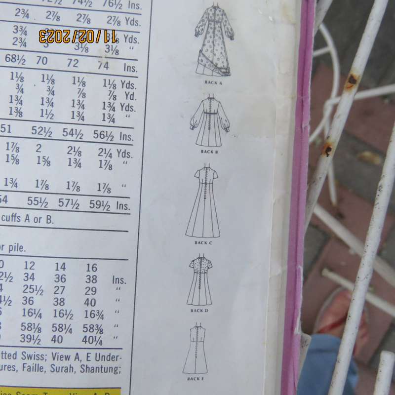 Mc Call`s Step by Step sewing pattern 2376 in 15 pieces. Sizes 32 to 40. Good condition