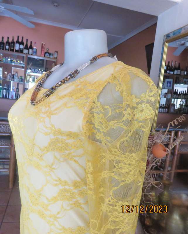 Luxury romantic canary yellow/glitter acrylic lace mini lined dress. Size 32/8 by DRAMAQUEEN. New