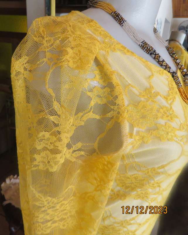Luxury romantic canary yellow/glitter acrylic lace mini lined dress. Size 32/8 by DRAMAQUEEN. New