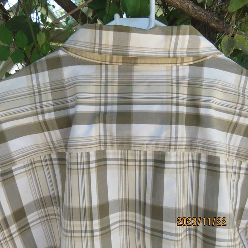 High quality casual short sleeve men`s pure cotton shirt by DOW JONES size XXL .Brown/beige check.